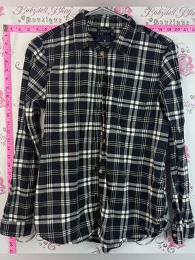 American Eagle Outfitters button down Black and White Plaid Button-Down Shirt